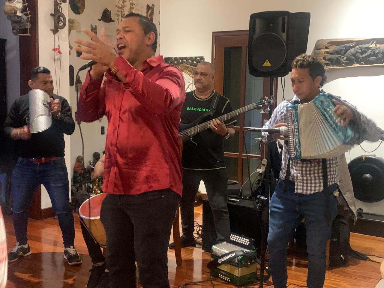 Parranda Vallenata Bogota, Serenata Vallenata en bogota, Parranda Vallenata a domicilio en bogota, Parranda Vallenata Chia